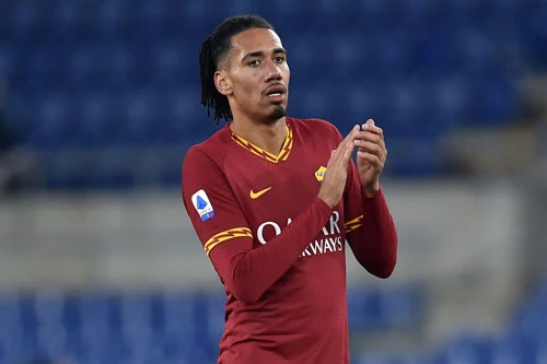 Trung vệ: Chris Smalling (AS Roma mượn từ M.U).