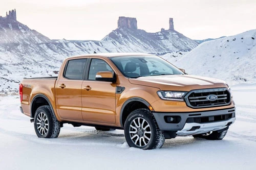 4. Ford Ranger (doanh số: 860 chiếc).