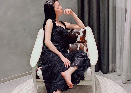 Lệ Quyên và quy tắc "ba không" khi làm đẹp ở nhà: Tưởng vô lý nhưng lại hợp lý, giúp nhan sắc thăng hạng sau kỳ nghỉ dịch