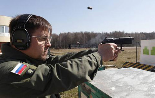 Nga công bố súng bắn xuyên giáp dễ như xuyên giấy