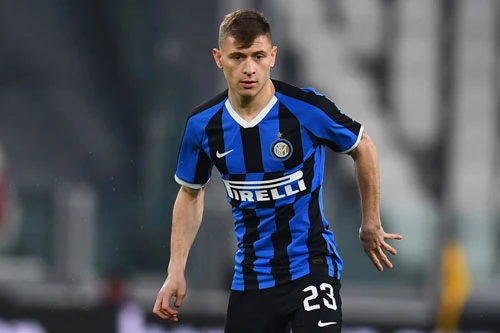 Tiền vệ trung tâm: Nicolo Barella (Inter mượn từ Cagliari).