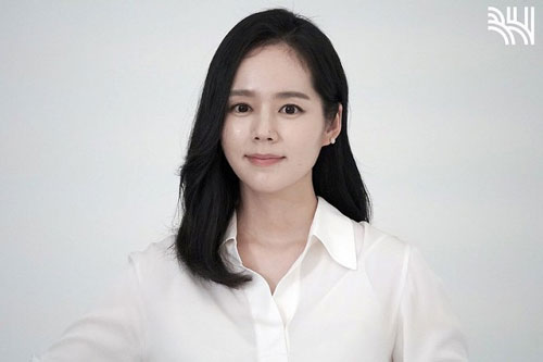 Nhan sắc khác lạ của mỹ nhân 'Mặt trăng ôm mặt trời' Han Ga In khi tăng cân