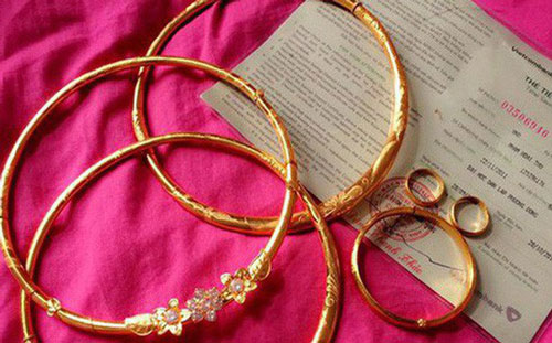 Cô dâu trả lại tiền và vàng cho bố mẹ chồng ngay trong ngày cưới, nhưng lý do mới khiến bất ngờ