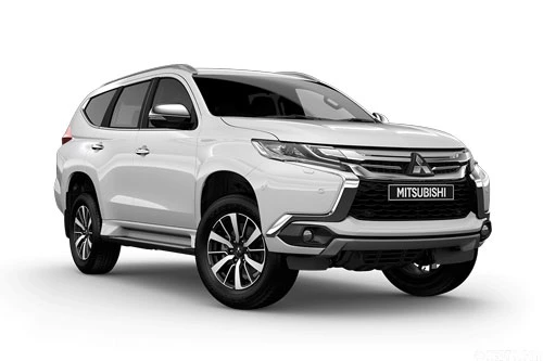 8. Mitsubishi Pajero Sport (doanh số: 20 chiếc).