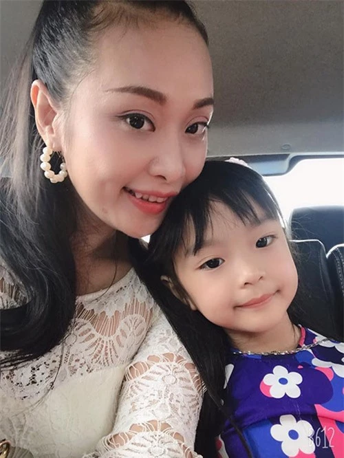 Con gái Lê Kiều Như có nhiều nét giống mẹ. Nữ diễn viên cho biết cô rất hài lòng với hạnh phúc hiện tại.