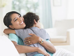 10 lý do bạn nên ôm con của mình nhiều hơn mỗi ngày