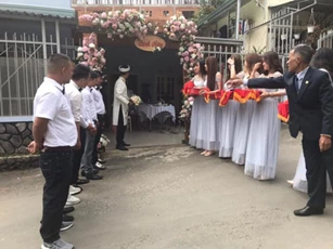 Sát ngày cưới, chú rể đột ngột hủy hôn rồi quay lại với người yêu cũ nhưng điều này mới khiến cô dâu uất nghẹn