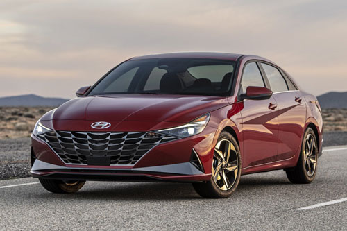 Hyundai Elantra 2021 chốt giá gần 300 triệu, 'đe nẹt' Mazda 3, Honda Civic