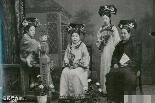 Triều nhà Thanh có hơn 200 nghìn nữ nhân, tại sao đa số các bức ảnh phi tần hậu cung được lưu giữ đến ngày nay lại 'kém sắc' như thế?