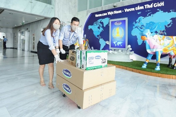 Nhân viên Vinamilk “góp bước đi” gây quỹ giúp gần 6.000 trẻ em khó khăn phòng COVID-19