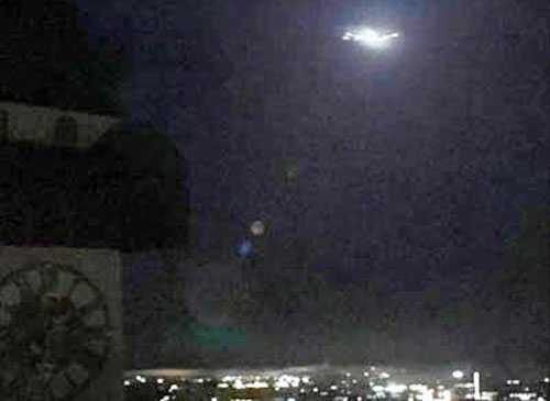 Xôn xao vật thể lạ nghi UFO xuất hiện trên bầu trời nước Áo