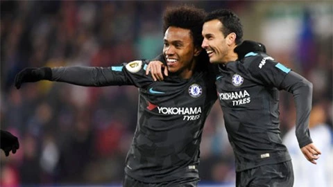 Hợp đồng của Willian (trái) và Pedro với Chelsea sẽ hết hạn trong mùa Hè này