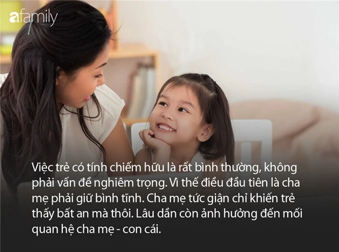 Con gái 5 tuổi xem ảnh cưới của bố mẹ phát hiện không có mình trong đó, bé liền khóc lóc trách móc cha mẹ rồi gọi điện mách cả bà ngoại - Ảnh 3.