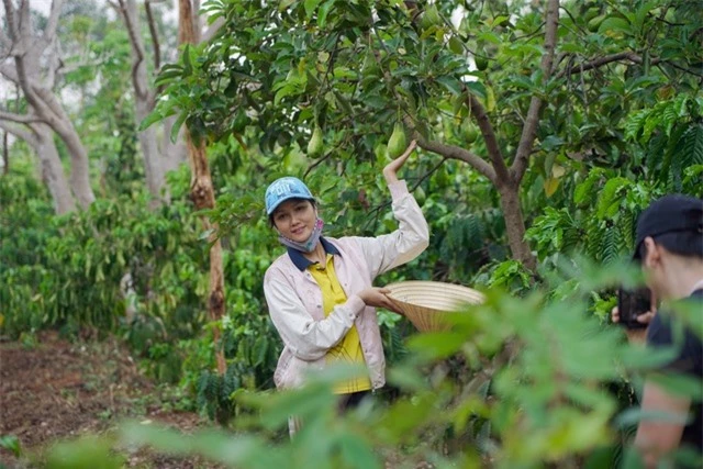 Nhịp sống thường ngày trong mùa dịch của Hoa hậu nông dân HHen Niê - 2