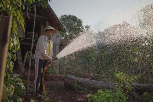 Nhịp sống thường ngày trong mùa dịch của Hoa hậu nông dân HHen Niê - 7