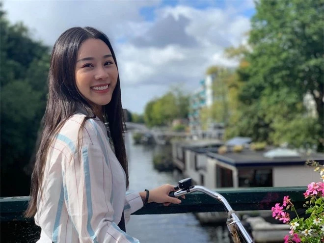 Vợ trẻ đẹp kém 18 tuổi, sở hữu gương mặt như Hoa hậu của ca sĩ Việt Hoàn 8
