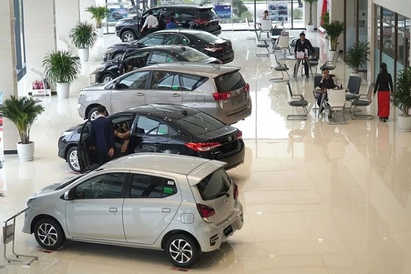 Tháng 3, thị trường ô tô Việt Nam giảm mạnh.