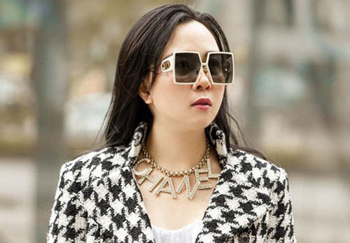 Phượng Chanel được bạn bè khen "mặc đẹp khi ở nhà tránh dịch"