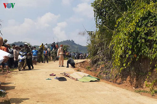 Xe tải va chạm xe máy, 3 người thương vong