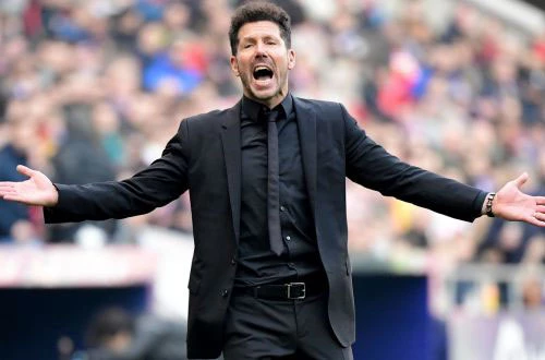 1. Diego Simeone (Atletico Madrid, khoảng 40,5 triệu euro/năm).