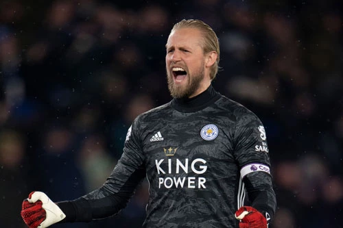 Thủ môn: Kasper Schmeichel (Leicester City, năm sinh: 1987).