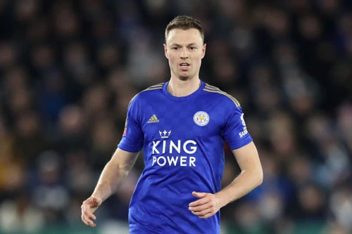 Trung vệ: Jonny Evans (Leicester City, năm sinh: 1988).