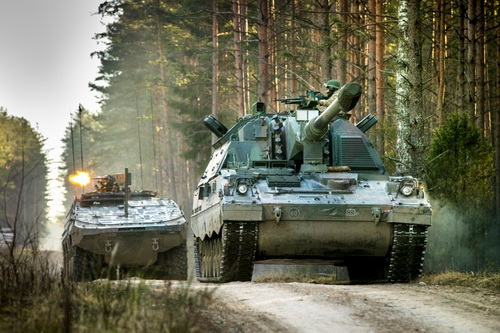 Mỹ bán lượng số lớn đạn pháo dẫn đường Excalibur cho Hà Lan