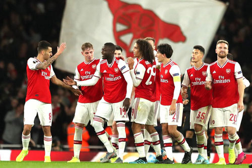 Arsenal "khích tướng" bằng kế hoạch giảm lương