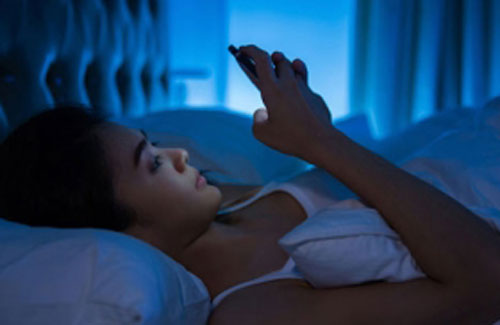 5 thói quen sử dụng điện thoại tưởng vô hại nhưng lại phá hủy sức khỏe khủng khiếp