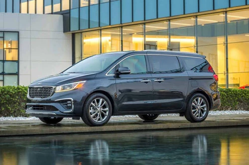 5. Kia Sedona (doanh số: 114 chiếc).