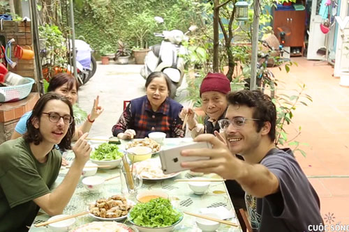 Cuộc sống vẫn tiếp diễn: Những giá trị khiến Việt Nam trở nên đặc biệt sẽ luôn còn mãi