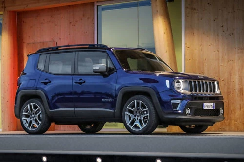 6. Jeep Renegade (doanh số: 7.407 chiếc).