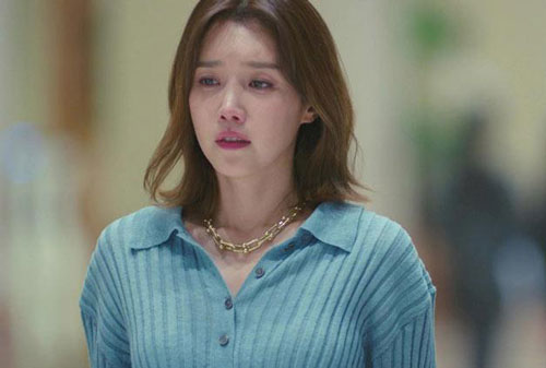 Đến nhà người yêu chơi đúng một lần, tôi đã "tá hỏa bỏ chạy" khi chạm mặt người đàn ông đầu tóc rũ rượi trong nhà anh