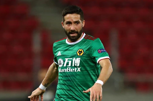 Tiền vệ: Joao Moutinho (Wolverthampton, năm sinh: 1986).