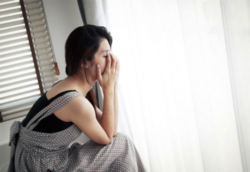 Có nên "nhắm mắt đưa chân" lấy chồng nghèo?