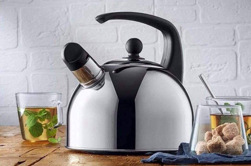 Bỏ thứ này vào ấm đun nước, điều xảy ra sẽ khiến không ít người ‘giật mình’