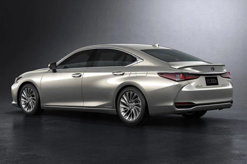 Lexus ES 300h.