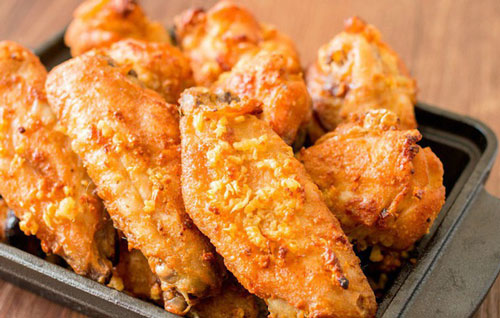 Công thức đơn giản làm cánh gà nướng bơ tỏi thơm ngon, béo ngậy