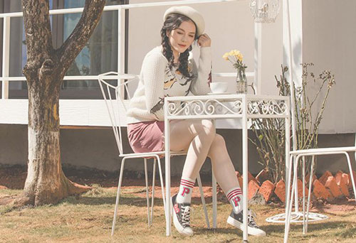 Lý Nhã Kỳ "thả thính" bằng hàng loạt ảnh xinh đẹp như nàng công chúa