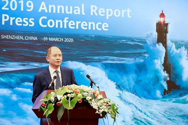 Ông Erix Xu, Chủ tịch luân phiên của Huawei trong cuộc họp báo trực tuyến công bố Báo cáo thường niên năm 2019.