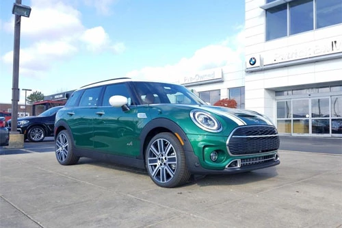 7. MINI Cooper S (công suất: 189 mã lực, giá khởi điểm: 28.250 USD).