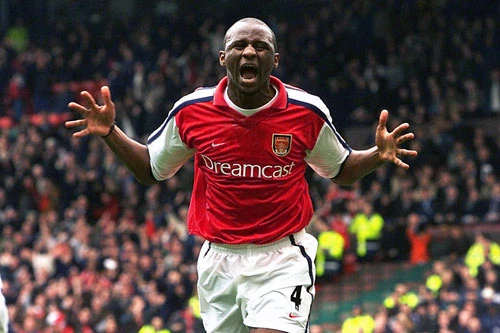 Tiền vệ trung tâm: Patrick Vieira.