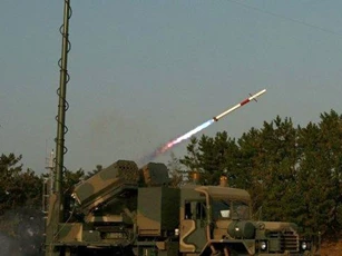 Hàn Quốc “rộng cửa” xuất khẩu rocket dẫn đường cho quân đội Mỹ