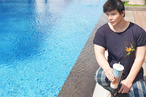 Đại gia ngàn tỷ Nathan Lee lại khiến fan "choáng váng" bởi hành động này giữa mùa dịch Covid-19