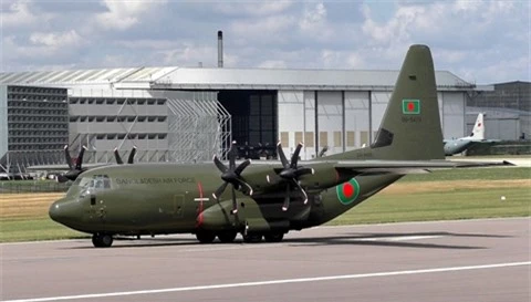 Anh ban C-130J da qua su dung voi gia re ngang C-295M