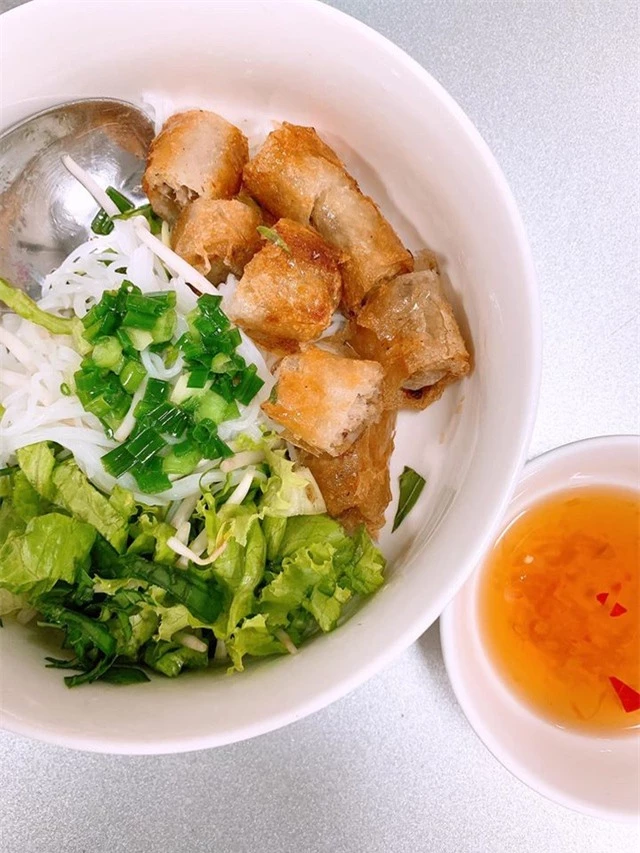 Bi hài chuyện sao Việt tăng cân vù vù mùa dịch vì ăn uống quá đà - 13