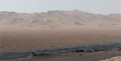 Bộ ảnh về 2.000 ngày lang thang trên Sao Hỏa của tàu tự hành Curiosity - 14