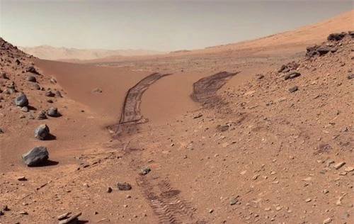 Bộ ảnh về 2.000 ngày lang thang trên Sao Hỏa của tàu tự hành Curiosity - 18