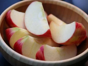 Mẹo giữ rau củ, trái cây không bị thâm sau khi gọt vỏ