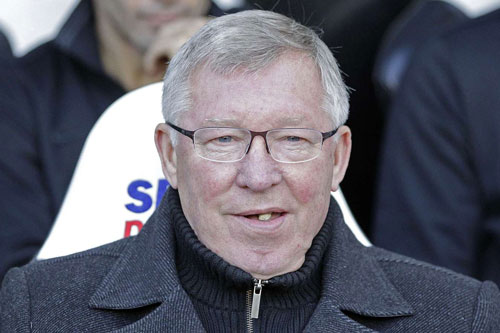 Tevez: HLV Ferguson cứ như Thủ tướng Anh, chẳng ai cãi nổi